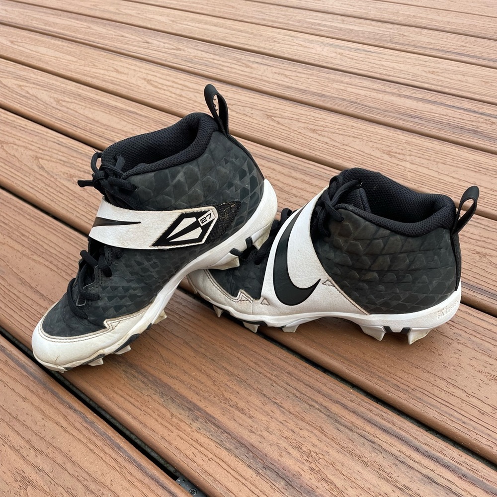 Size 4 Nike Force Trout 6 Keystone kids